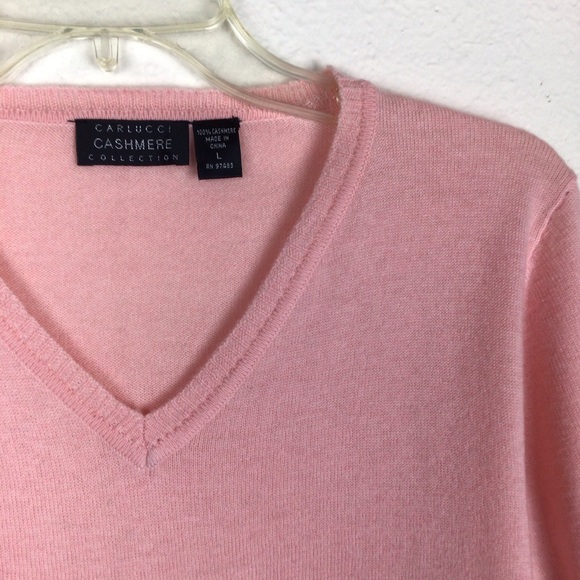 Carlucci Sweaters - Carlucci cashmere light peach V-neck sweater in L
